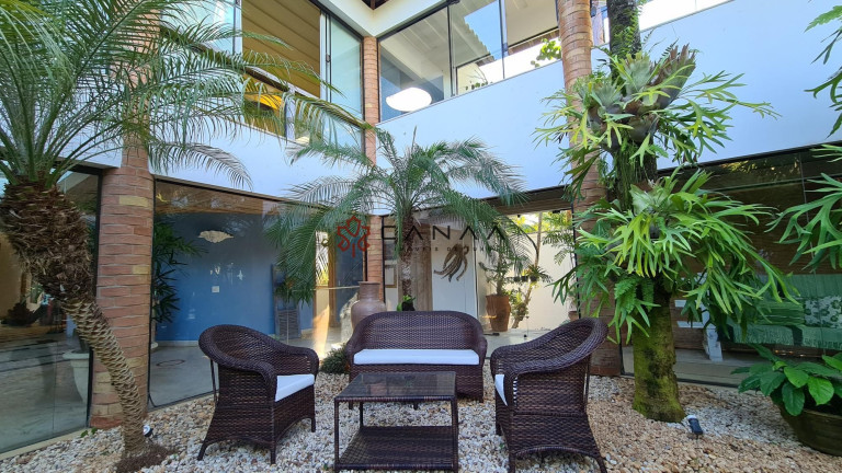 Imagem Casa com 6 Quartos à Venda, 880 m² em Ferradura - Armação Dos Búzios Imagem Casa com 6 Quartos à Venda, 880 m² em Ferradura - Armação Dos Búzios