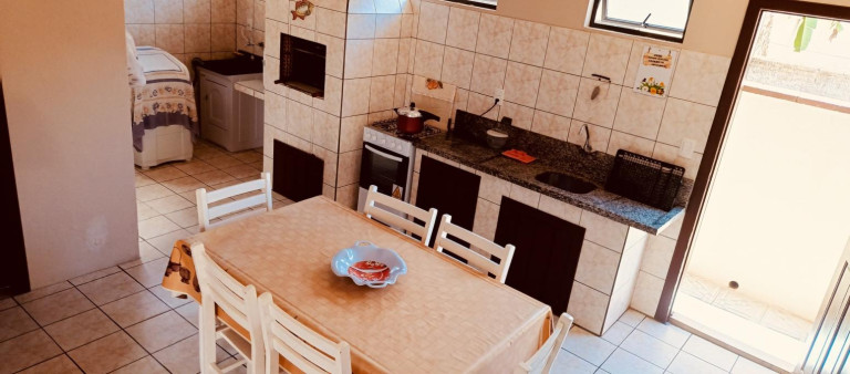 Casa com 3 Quartos à Venda,  em Canto Grande - Bombinhas