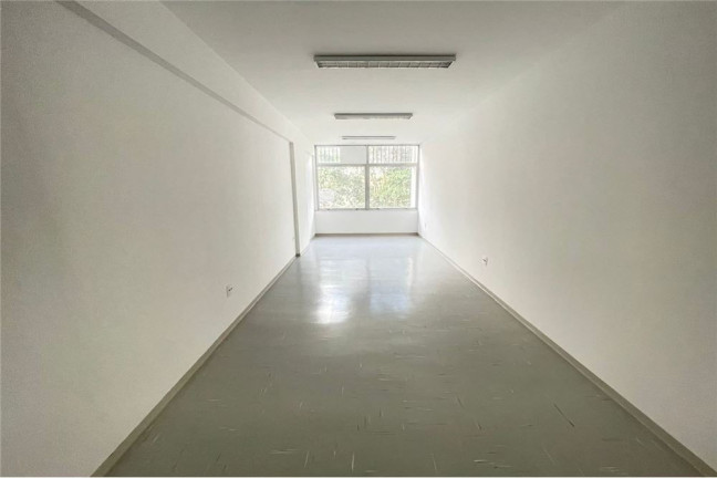 Sala Comercial à Venda, 32 m² em Itaim Bibi - São Paulo