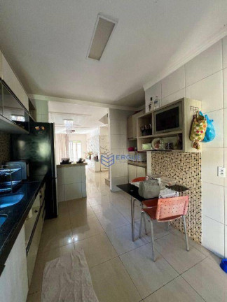 Imagem Casa com 4 Quartos à Venda, 160 m² em Cidade Dos Funcionários - Fortaleza Imagem Casa com 4 Quartos à Venda, 160 m² em Cidade Dos Funcionários - Fortaleza