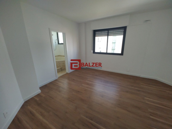 Imagem Apartamento com 3 Quartos à Venda, 197 m² em Centro - Florianópolis Imagem Apartamento com 3 Quartos à Venda, 197 m² em Centro - Florianópolis