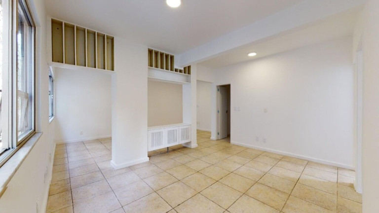 Imagem Imóvel com 2 Quartos à Venda, 79 m² em Lagoa - Rio De Janeiro Imagem Imóvel com 2 Quartos à Venda, 79 m² em Lagoa - Rio De Janeiro