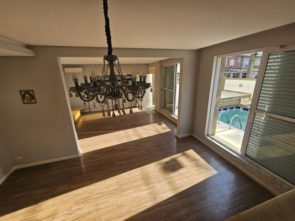 Imagem Casa com 4 Quartos para Alugar, 276 m² em Aparecida - Santos