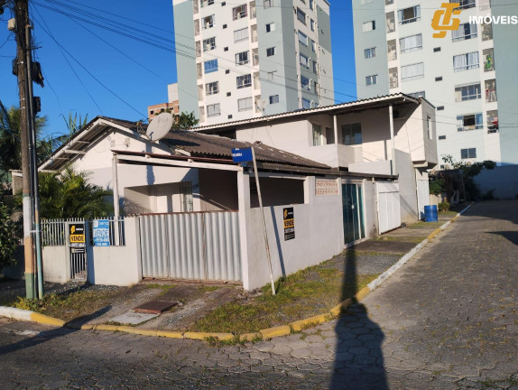 Imagem Terreno à Venda, 252 m² em Tabuleiro - Camboriú