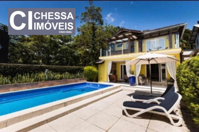 Casa com 3 Quartos à Venda, 395 m² em Praia De Taquaras - Balneário Camboriú