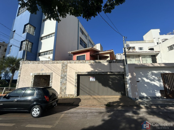 Sobrado com 3 Quartos para Alugar, 120 m² em Centro - Patos De Minas