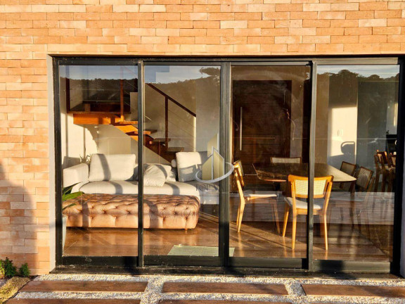 Imagem Sobrado com 4 Quartos à Venda, 300 m² em Recanto Das Araucárias - Campos Do Jordão
