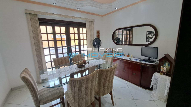 Imagem Casa com 4 Quartos à Venda, 300 m² em Canto Do Forte - Praia Grande Imagem Casa com 4 Quartos à Venda, 300 m² em Canto Do Forte - Praia Grande