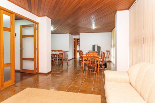 Imagem Imóvel com 3 Quartos à Venda, em Jardim Lindóia - Porto Alegre Imagem Imóvel com 3 Quartos à Venda, em Jardim Lindóia - Porto Alegre