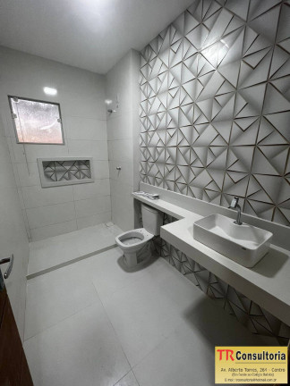 Imagem Casa com 3 Quartos à Venda, 180 m² em Campos Dos Goytacazes Imagem Casa com 3 Quartos à Venda, 180 m² em Campos Dos Goytacazes
