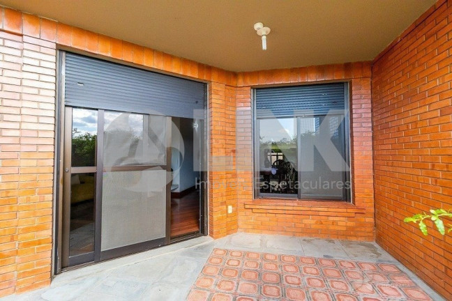 Imagem Imóvel com 3 Quartos à Venda, 360 m² em Cristal - Porto Alegre