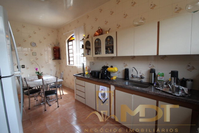Imagem Casa com 5 Quartos à Venda, 400 m² em Vila Cloris - Belo Horizonte