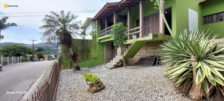 Imagem Casa com 3 Quartos à Venda, 360 m² em Pantanal - Florianópolis
