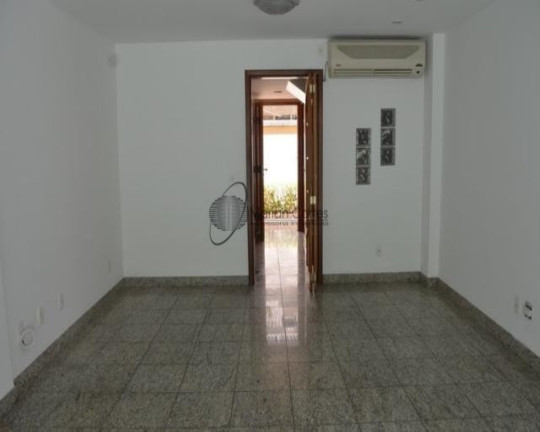 Imagem Imóvel com 2 Quartos à Venda, 132 m² em São Francisco - Niterói Imagem Imóvel com 2 Quartos à Venda, 132 m² em São Francisco - Niterói