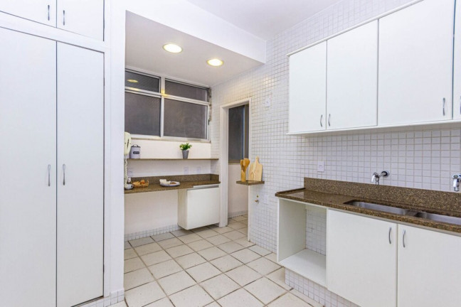 Imagem Imóvel com 3 Quartos à Venda, 91 m² em Copacabana - Rio De Janeiro Imagem Imóvel com 3 Quartos à Venda, 91 m² em Copacabana - Rio De Janeiro