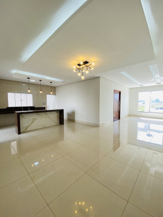 Imagem Casa com 3 Quartos à Venda, 217 m² em Residencial Granville - Goianésia