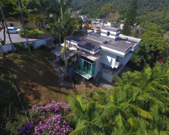 Imagem Casa com 3 Quartos à Venda, 1.198 m² em Primeiro De Maio - Brusque Imagem Casa com 3 Quartos à Venda, 1.198 m² em Primeiro De Maio - Brusque