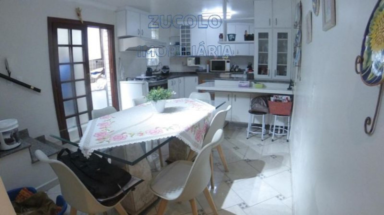 Imagem Sobrado com 2 Quartos à Venda, 220 m² Imagem Sobrado com 2 Quartos à Venda, 220 m²