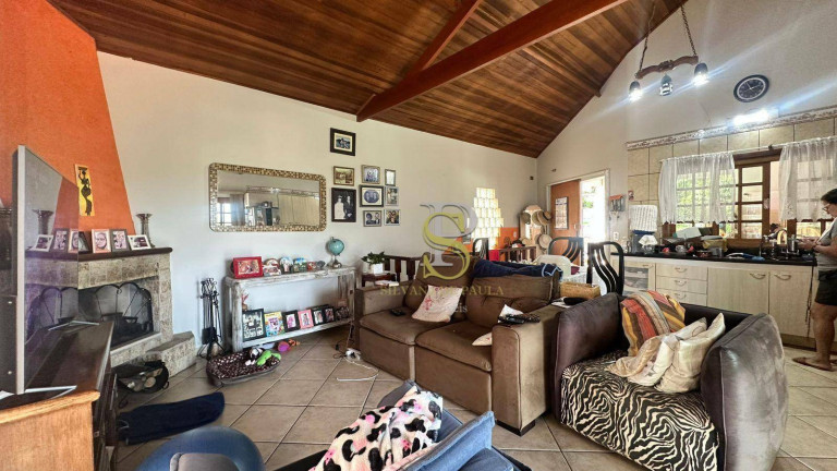 Imagem Casa com 3 Quartos à Venda, 180 m² em Mato Dentro - Mairiporã Imagem Casa com 3 Quartos à Venda, 180 m² em Mato Dentro - Mairiporã