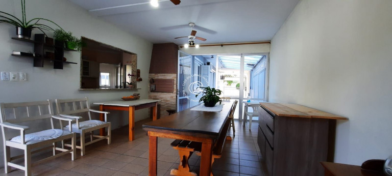 Imagem Casa com 3 Quartos à Venda, 180 m² em Camobi - Santa Maria Imagem Casa com 3 Quartos à Venda, 180 m² em Camobi - Santa Maria