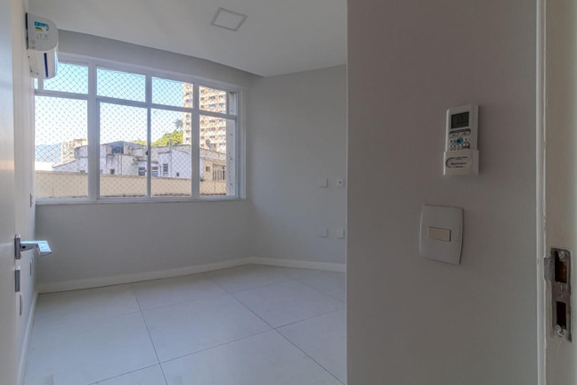 Imagem Apartamento com 3 Quartos à Venda, 112 m² em Ipanema - Rio De Janeiro Imagem Apartamento com 3 Quartos à Venda, 112 m² em Ipanema - Rio De Janeiro