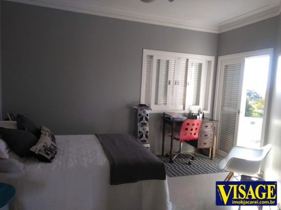 Imagem Casa com 4 Quartos à Venda, em Jd. Coleginho - Jacareí Imagem Casa com 4 Quartos à Venda, em Jd. Coleginho - Jacareí