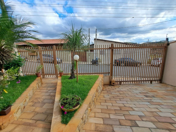 Imagem Casa com 3 Quartos à Venda, 190 m² em Santo Antônio - Louveira