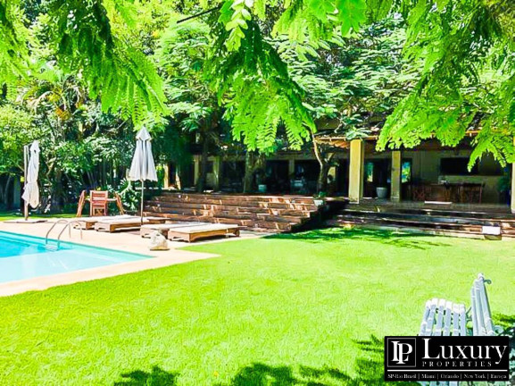 Imagem Casa com 7 Quartos à Venda, em Feiticeira - Ilhabela Imagem Casa com 7 Quartos à Venda, em Feiticeira - Ilhabela