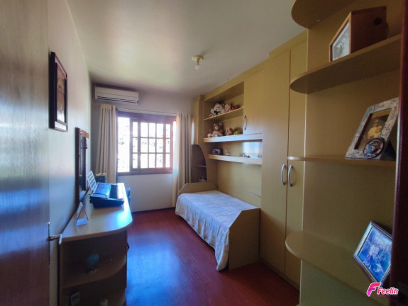 Imagem Casa com 4 Quartos à Venda, 213 m² em Pantanal - Florianópolis