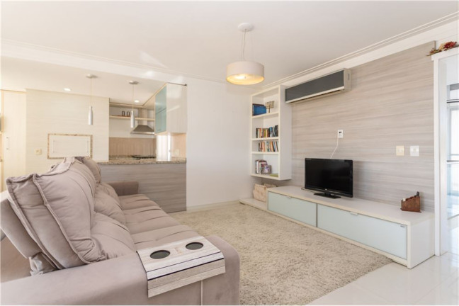 Imagem Casa com 5 Quartos à Venda, 550 m² em Chácara Das Pedras - Porto Alegre Imagem Casa com 5 Quartos à Venda, 550 m² em Chácara Das Pedras - Porto Alegre