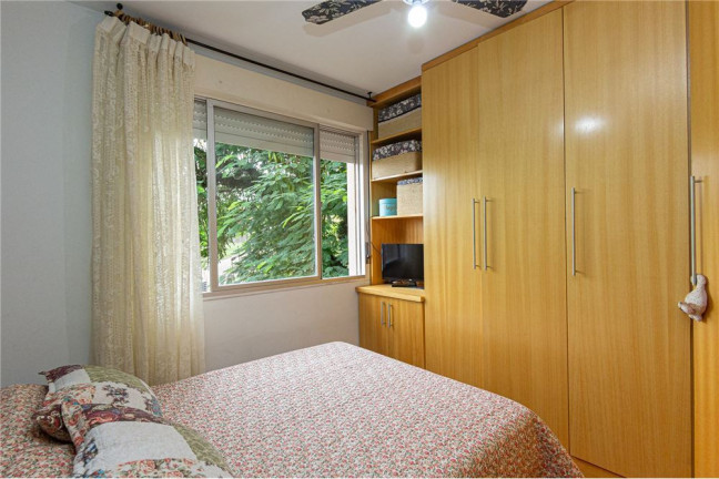 Imagem Imóvel com 3 Quartos à Venda, em Cristal - Porto Alegre Imagem Imóvel com 3 Quartos à Venda, em Cristal - Porto Alegre