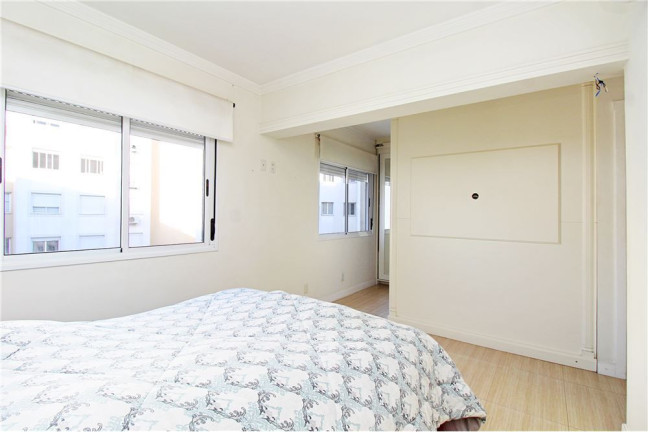 Imagem Imóvel com 1 Quarto à Venda, em Vila Ipiranga - Porto Alegre Imagem Imóvel com 1 Quarto à Venda, em Vila Ipiranga - Porto Alegre