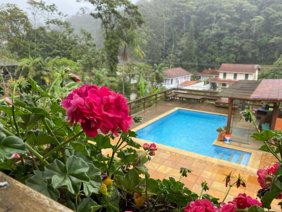 Imagem Casa com 4 Quartos à Venda, 270 m² em Carlos Guinle - Teresópolis Imagem Casa com 4 Quartos à Venda, 270 m² em Carlos Guinle - Teresópolis