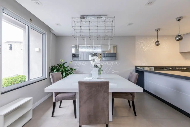 Imagem Sobrado com 3 Quartos à Venda, 240 m² em Atuba - Curitiba Imagem Sobrado com 3 Quartos à Venda, 240 m² em Atuba - Curitiba
