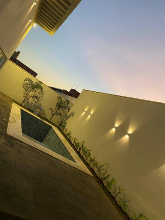 Casa de Condomínio com 3 Quartos à Venda, 466 m² em Ribeirão Do Lipa - Cuiabá
