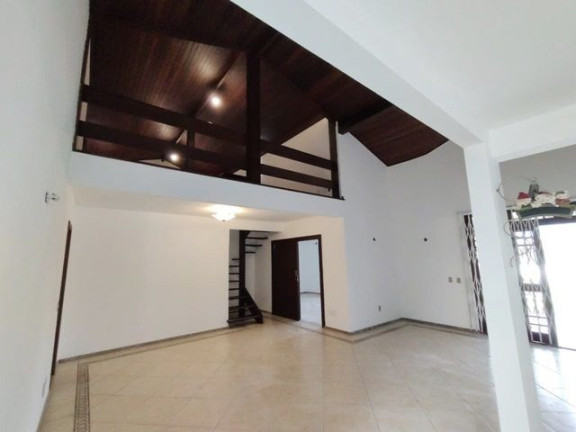 Imagem Casa com 3 Quartos à Venda, 280 m² em Tijuca - Teresópolis