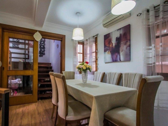 Imagem Casa com 3 Quartos à Venda, 166 m² em Jardim Itu - Porto Alegre Imagem Casa com 3 Quartos à Venda, 166 m² em Jardim Itu - Porto Alegre