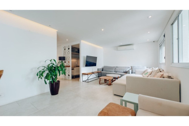 Imagem Imóvel com 3 Quartos à Venda, 143 m² em Moema - São Paulo Imagem Imóvel com 3 Quartos à Venda, 143 m² em Moema - São Paulo