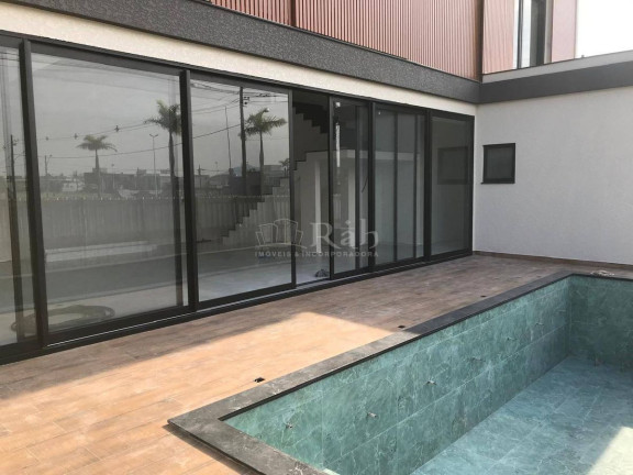 Imagem Sobrado com 4 Quartos à Venda, 340 m² em Santa Regina - Camboriú