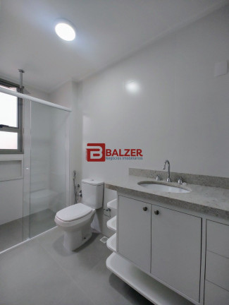 Imagem Apartamento com 3 Quartos à Venda, 132 m² em Centro - Florianópolis Imagem Apartamento com 3 Quartos à Venda, 132 m² em Centro - Florianópolis