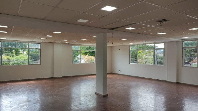 Imagem Casa com 5 Quartos à Venda, 375 m² em Campo Grande - Rio De Janeiro Imagem Casa com 5 Quartos à Venda, 375 m² em Campo Grande - Rio De Janeiro