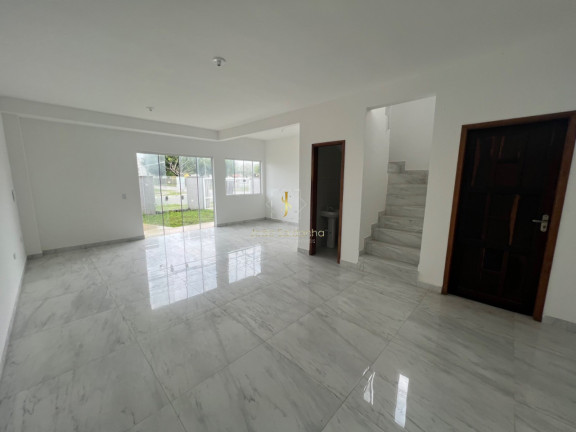 Imagem Sobrado com 3 Quartos à Venda, 105 m² em Balneário Eliane - Guaratuba