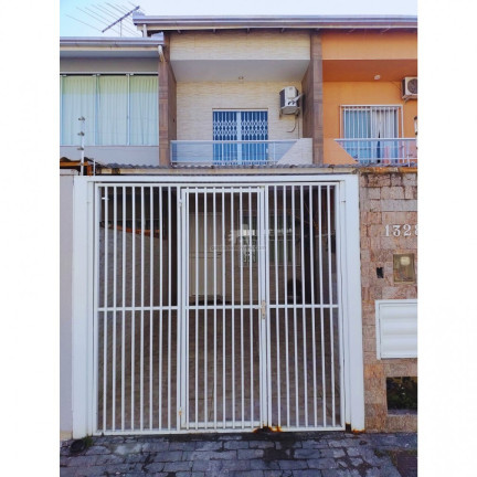 Casa com 2 Quartos à Venda,  em Santa Regina - Camboriú