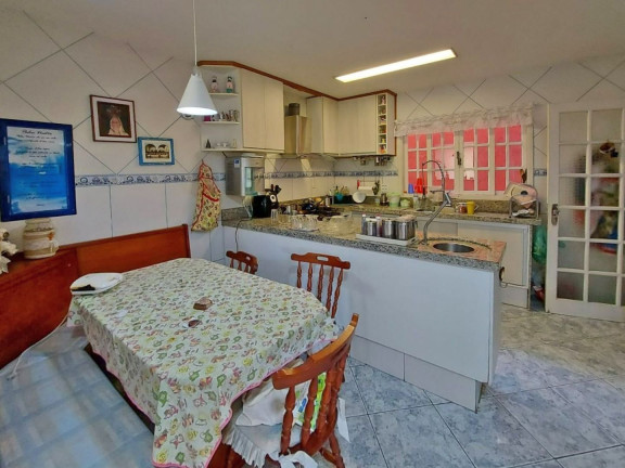Imagem Casa com 4 Quartos à Venda, 250 m² em Barra Do Imbuí - Teresópolis