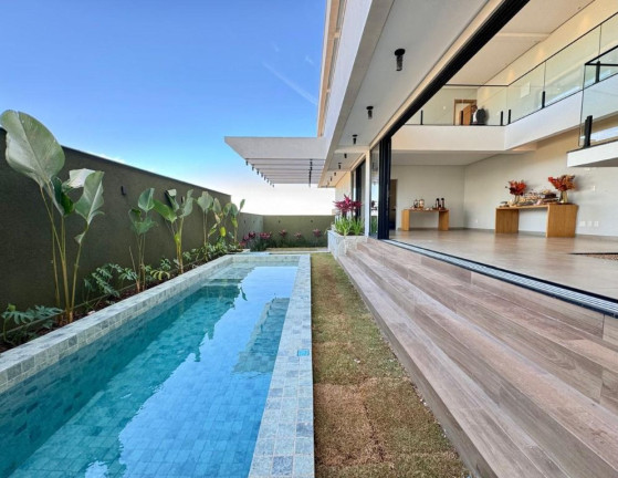 Sobrado com 3 Quartos à Venda, 273 m² em Jardins Nápoles - Senador Canedo
