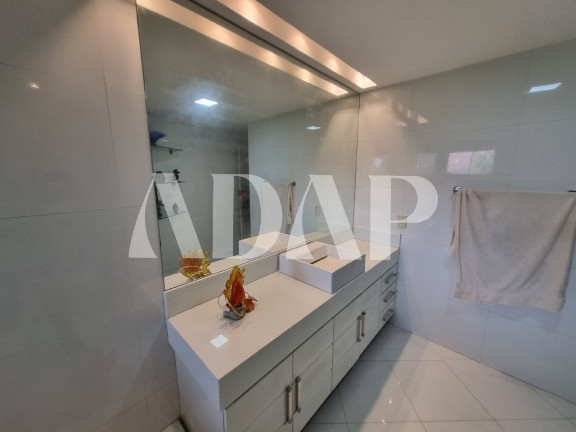 Imagem Casa com 6 Quartos à Venda, 1.200 m² em Barra Da Tijuca - Rio De Janeiro Imagem Casa com 6 Quartos à Venda, 1.200 m² em Barra Da Tijuca - Rio De Janeiro