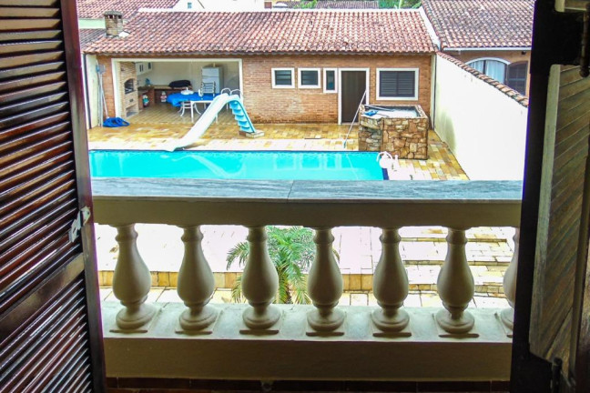 Imagem Casa com 4 Quartos à Venda, 480 m² em Guaiuba - Guarujá Imagem Casa com 4 Quartos à Venda, 480 m² em Guaiuba - Guarujá