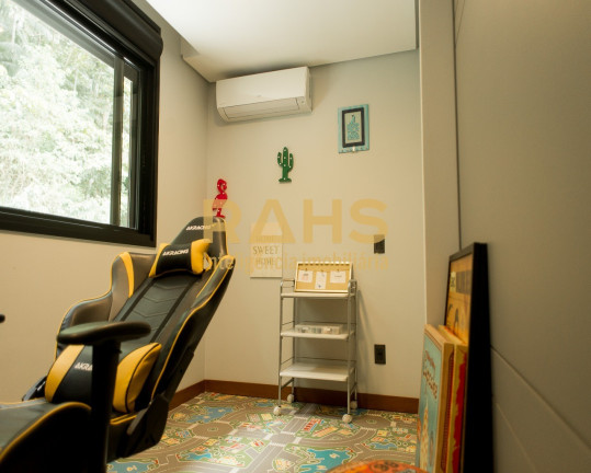 Imagem Casa com 4 Quartos à Venda, 671 m² em América - Joinville Imagem Casa com 4 Quartos à Venda, 671 m² em América - Joinville