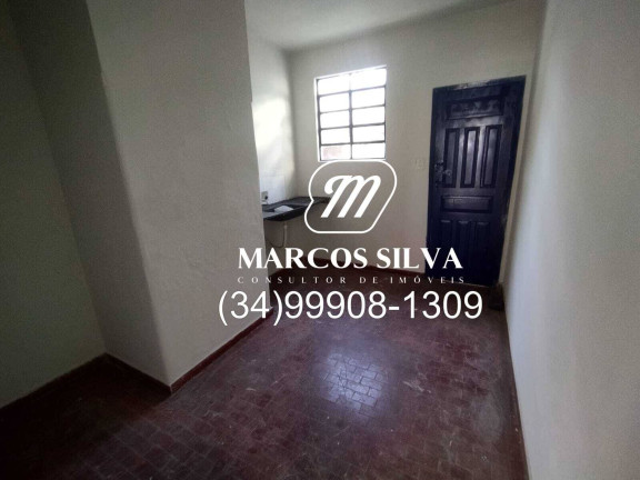 Imagem Casa com 3 Quartos à Venda, 250 m² em Nossa Senhora Aparecida - Uberlândia
