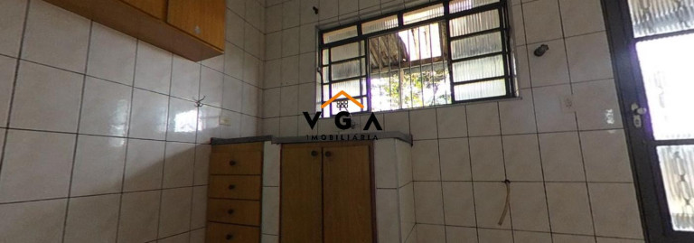 Imagem Casa com 2 Quartos à Venda, 220 m² em Vila Carmosina - São Paulo